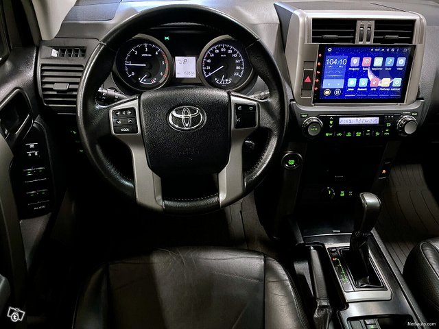 Toyota Land Cruiser 8