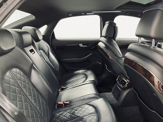 Audi A8 8
