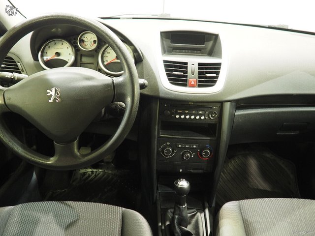 Peugeot 207 12