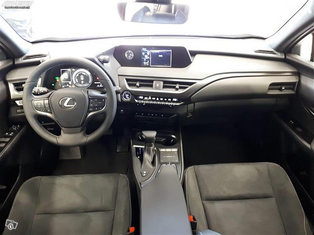 Lexus UX 6
