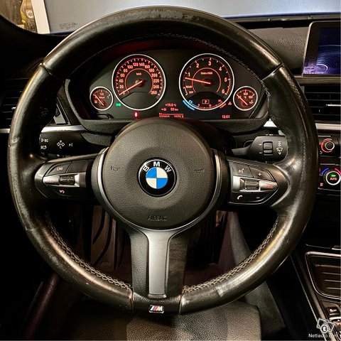BMW 330 Gran Turismo 13