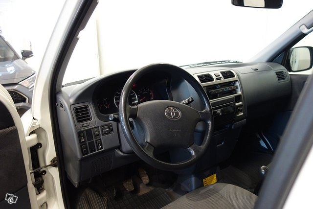 Toyota HIACE 12