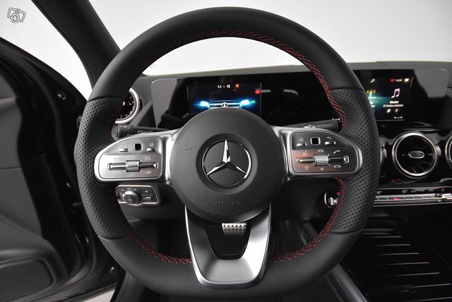 Mercedes-Benz GLA 18