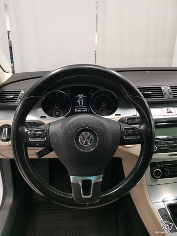 Volkswagen Passat CC 11