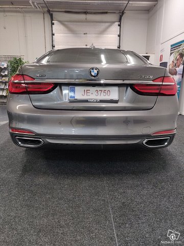 BMW 750 6