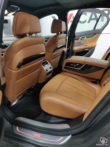 BMW 750 12