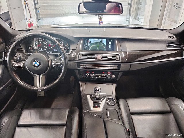 BMW M5 8