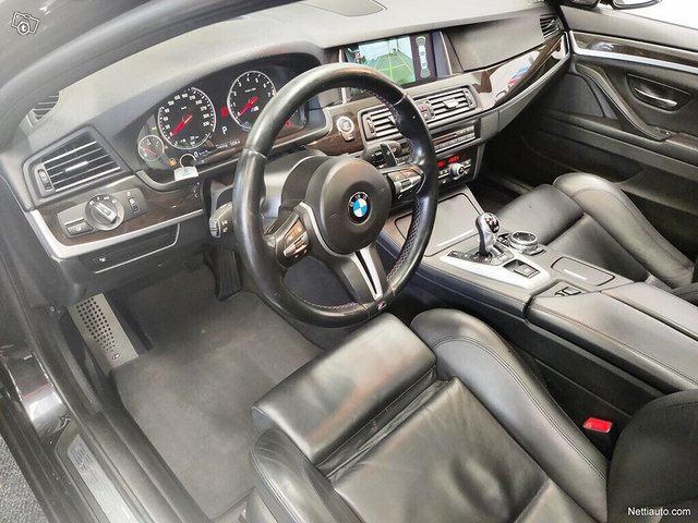 BMW M5 9