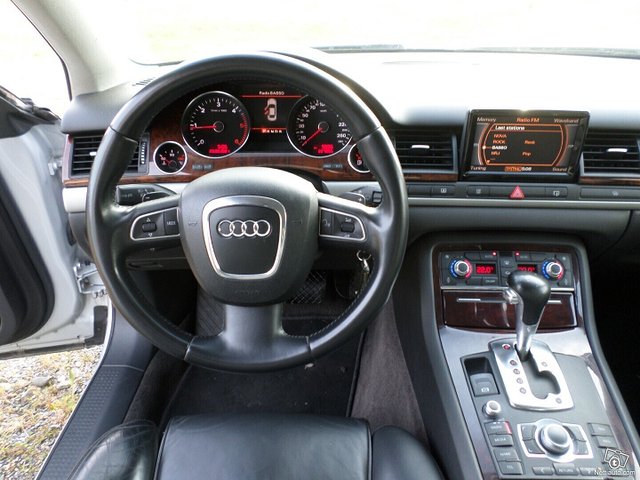 Audi A8 11
