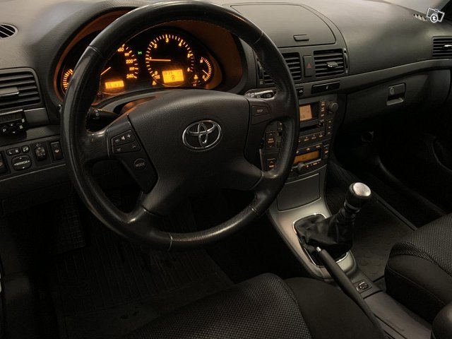Toyota Avensis 7