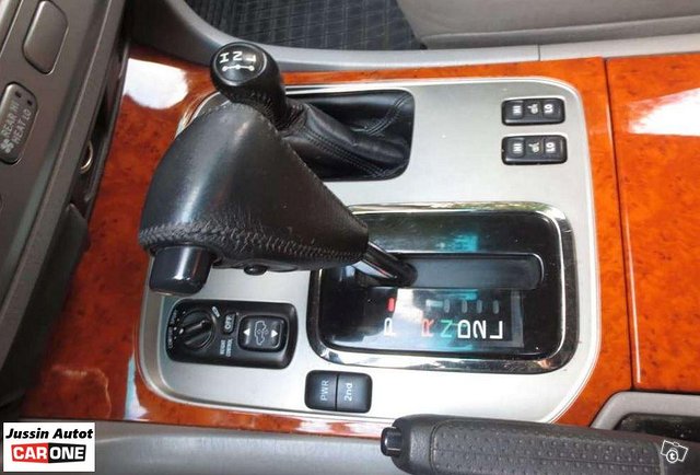 Toyota Land Cruiser 7