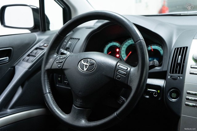 Toyota Corolla Verso 12