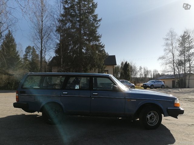 Volvo 240 4