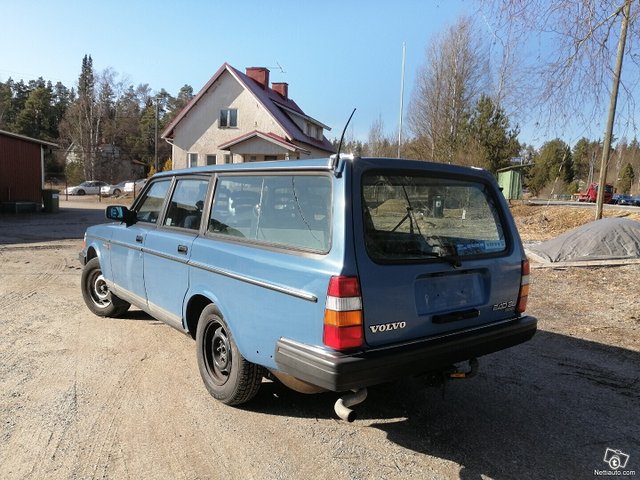 Volvo 240 7