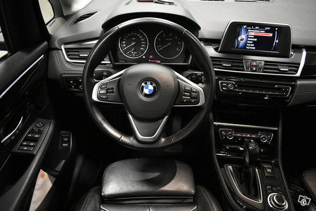 BMW 220 18