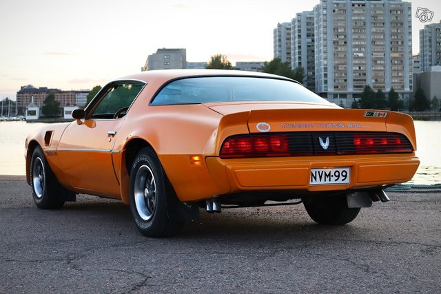 Pontiac Firebird 7