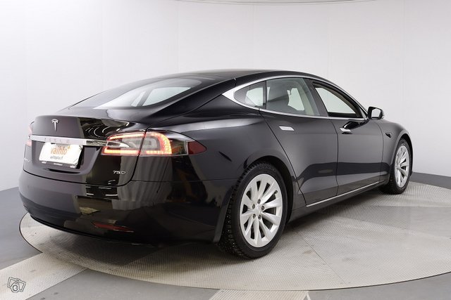 Tesla MODEL S 5