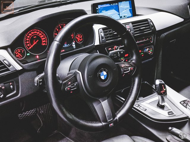 BMW 330 21