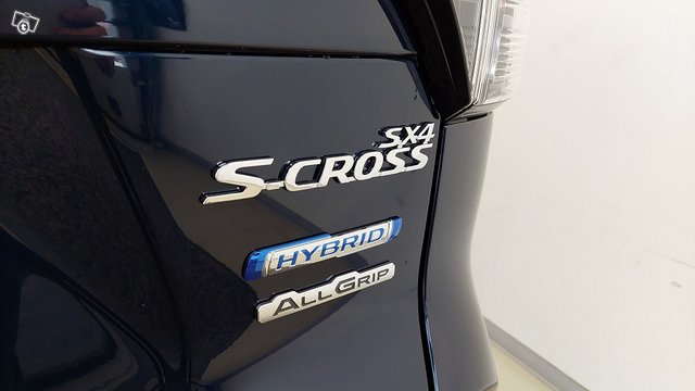 Suzuki S-Cross 6