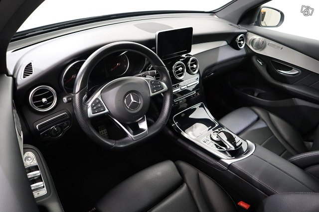 Mercedes-Benz GLC 10