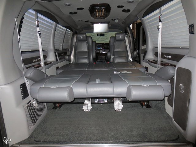 Chevrolet Express 8