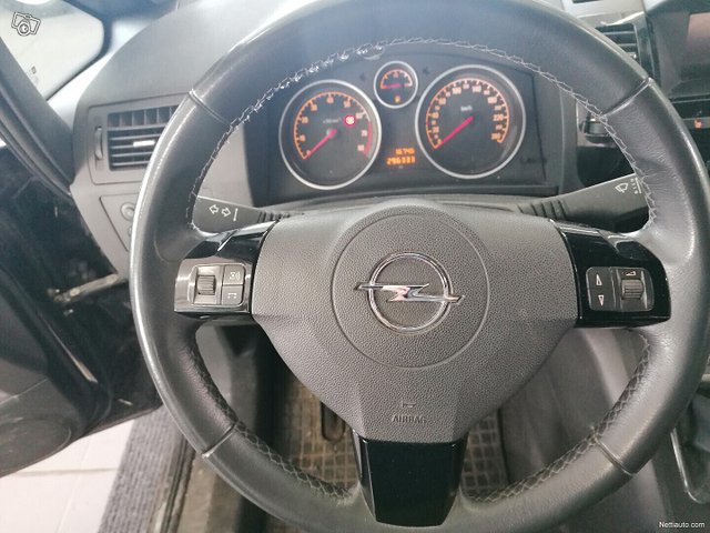 Opel Zafira 9