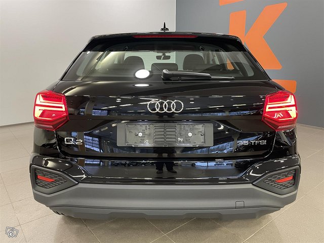 Audi Q2 10