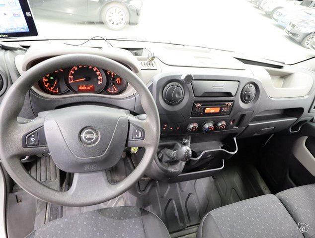 Opel Movano 10