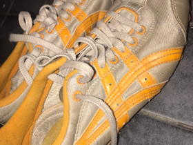 Asics yleisurheilupiikkarit 38, Juoksu ja lenkkeily, Urheilu ja ulkoilu, Kuopio, Tori.fi Asics yleisurheilupiikkarit 38, Juoksu ja lenkkeily, Urheilu ja ulkoilu, Kuopio, Tori.fi