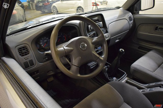 Nissan King Cab 10