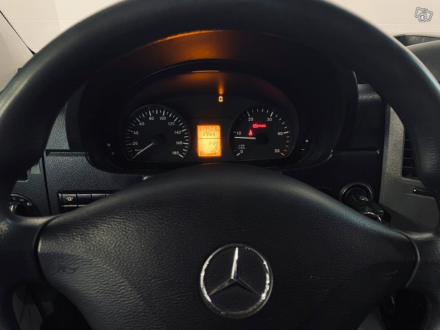 Mercedes-Benz Sprinter 8