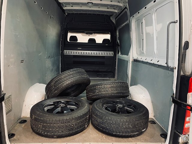 Mercedes-Benz Sprinter 9