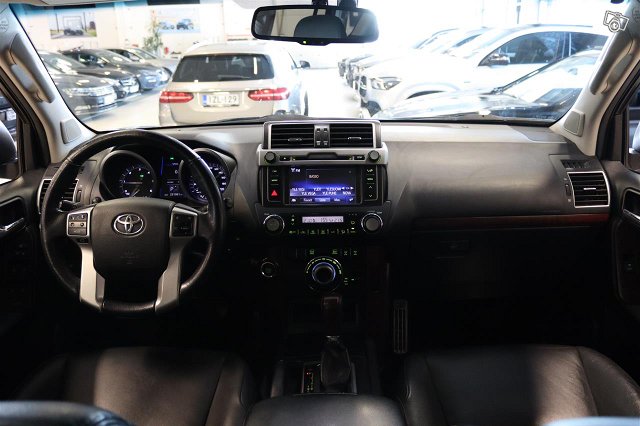 Toyota Land Cruiser 10