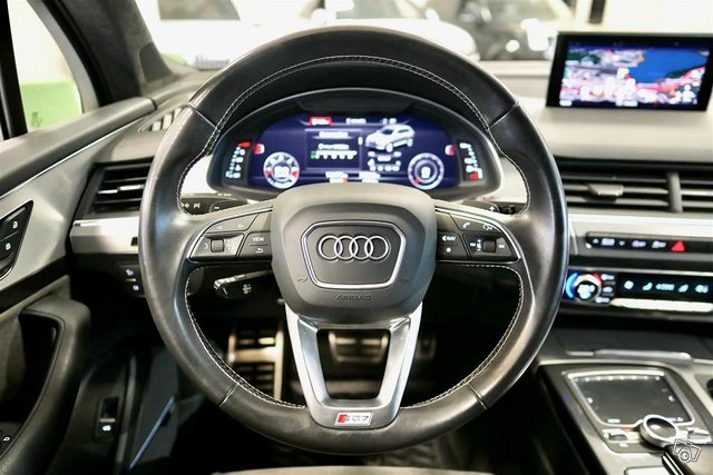 Audi SQ7 18