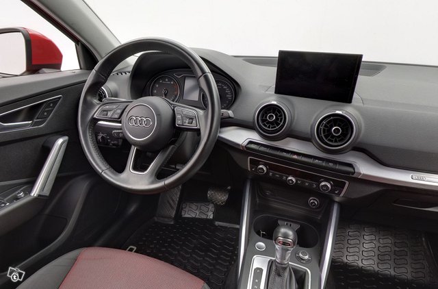 Audi Q2 12