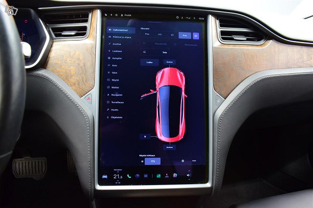 Tesla Model S 10