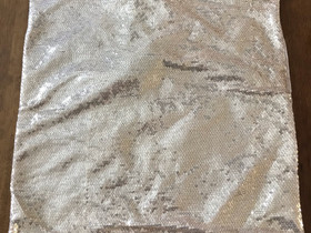 Kullanvärinen tyynynpäällinen 40x40, Matot ja tekstiilit, Sisustus ja huonekalut, Forssa, Tori.fi Kullanvärinen tyynynpäällinen 40x40, Matot ja tekstiilit, Sisustus ja huonekalut, Forssa, Tori.fi