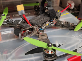 Fpv drone setti, Pelit ja muut harrastukset, Liperi, Tori.fi Fpv drone setti, Pelit ja muut harrastukset, Liperi, Tori.fi