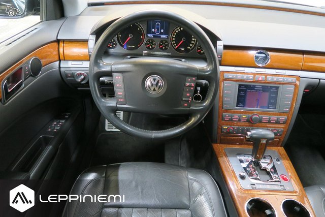 Volkswagen Phaeton 11