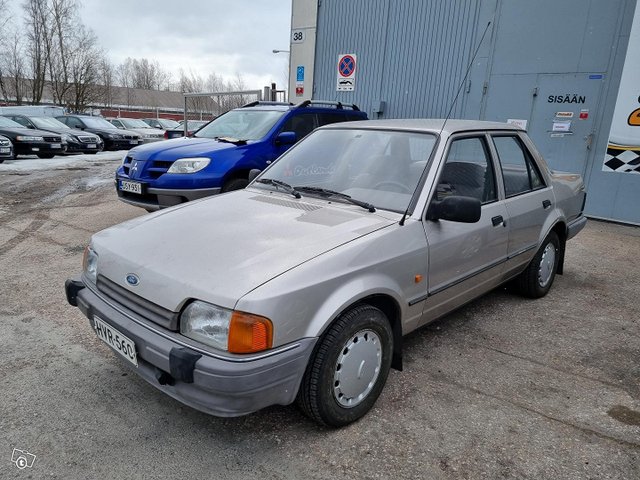 Ford Orion 10