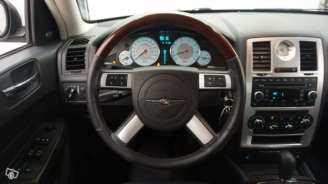 Chrysler 300C 14