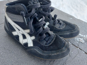 Asics painikengät 32, Kamppailulajit, Urheilu ja ulkoilu, Jyväskylä, Tori.fi Asics painikengät 32, Kamppailulajit, Urheilu ja ulkoilu, Jyväskylä, Tori.fi