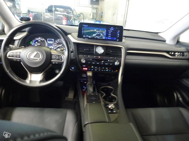 Lexus RX 10
