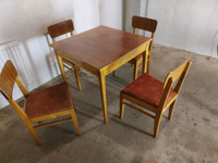 50 luvun pöytä ja tuolit