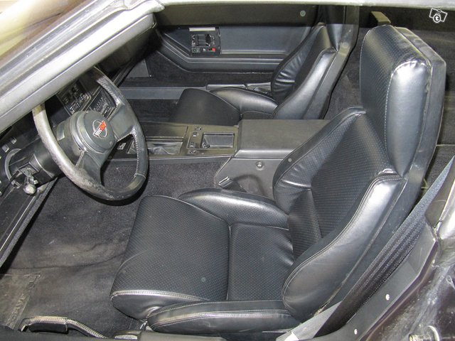 Chevrolet Corvette 4