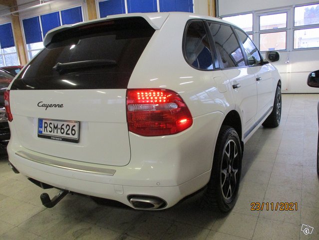 Porsche Cayenne 2