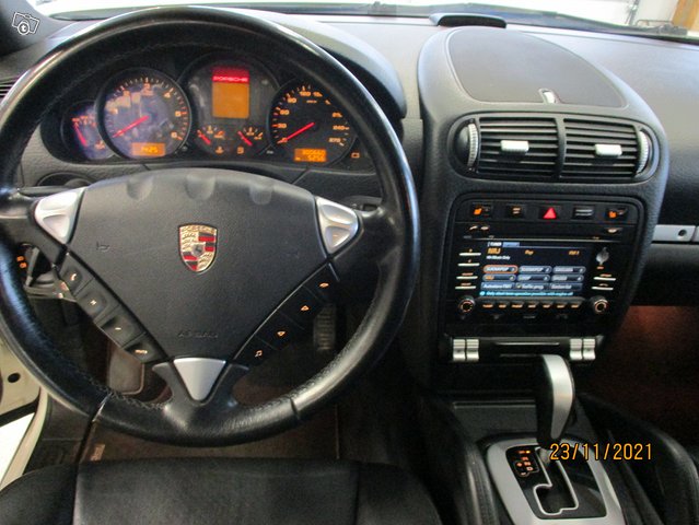 Porsche Cayenne 9