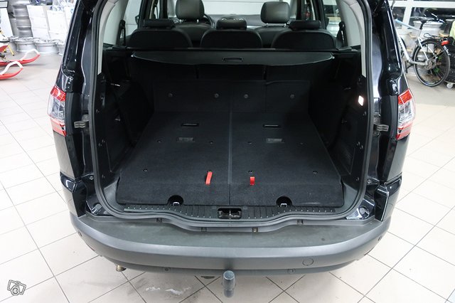 Ford S-MAX 12