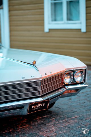 Buick Electra 8