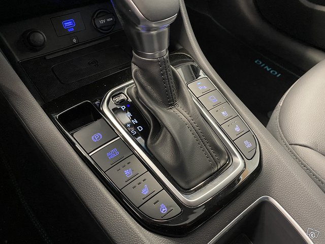 Hyundai Ioniq Plug In Hybrid 10